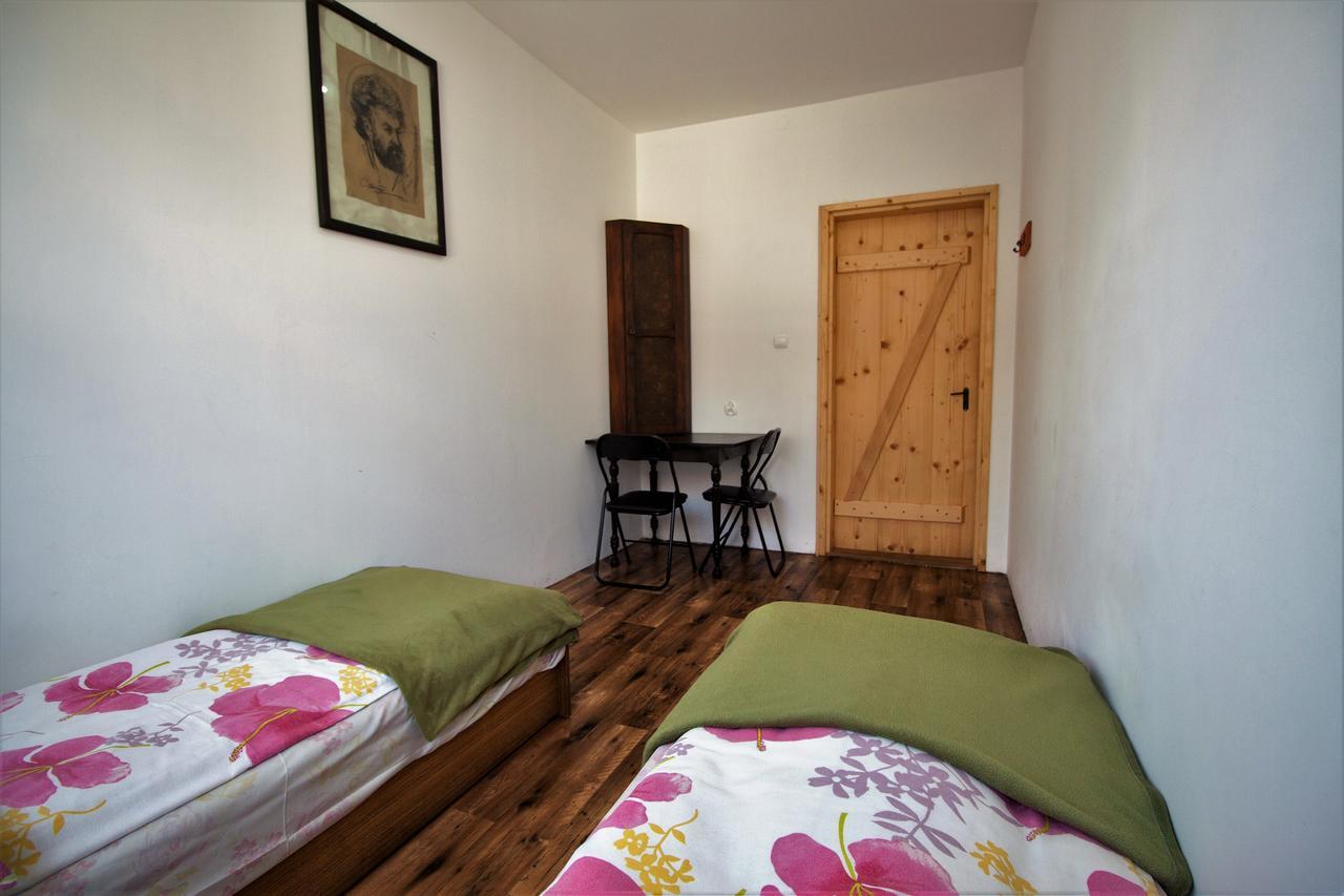 Kremenaros Hostel Ustrzyki Górne Kültér fotó