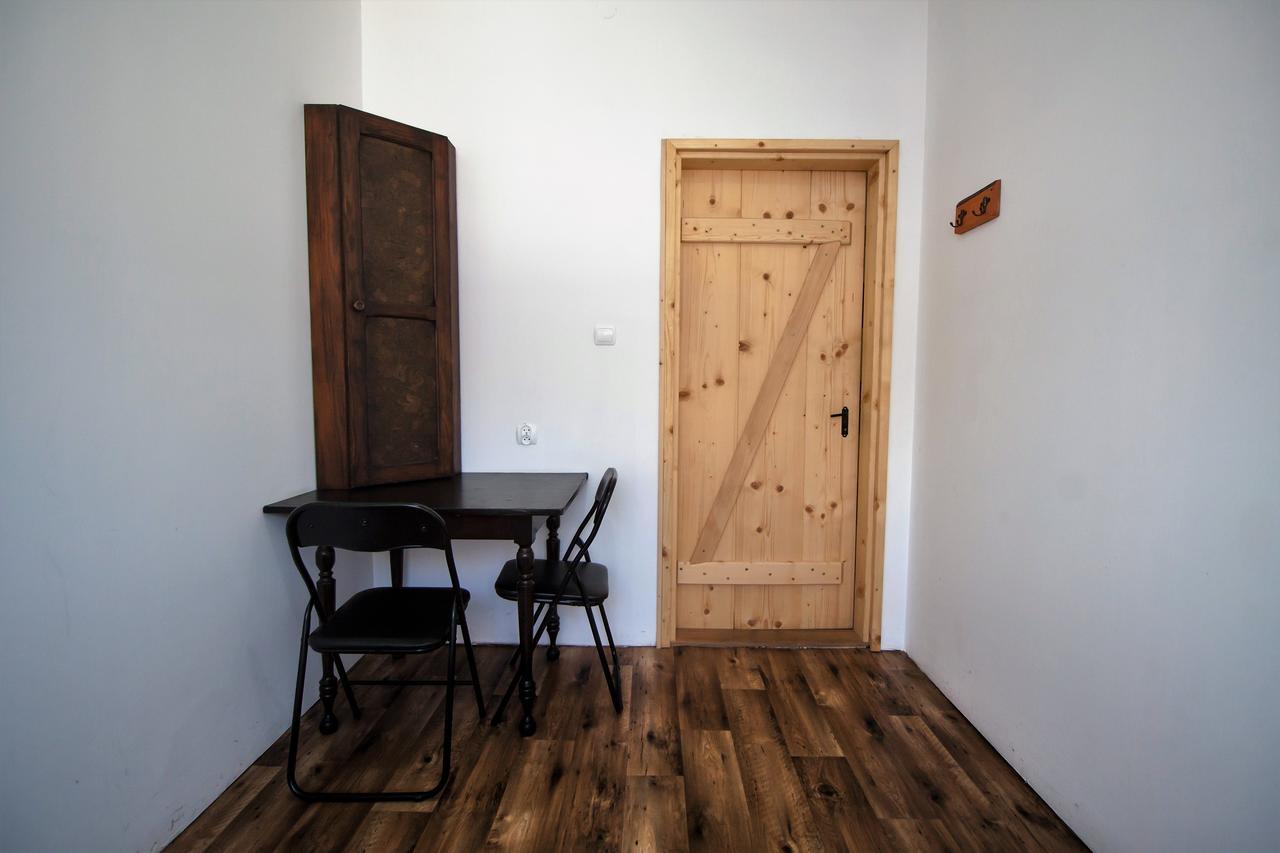 Kremenaros Hostel Ustrzyki Górne Kültér fotó
