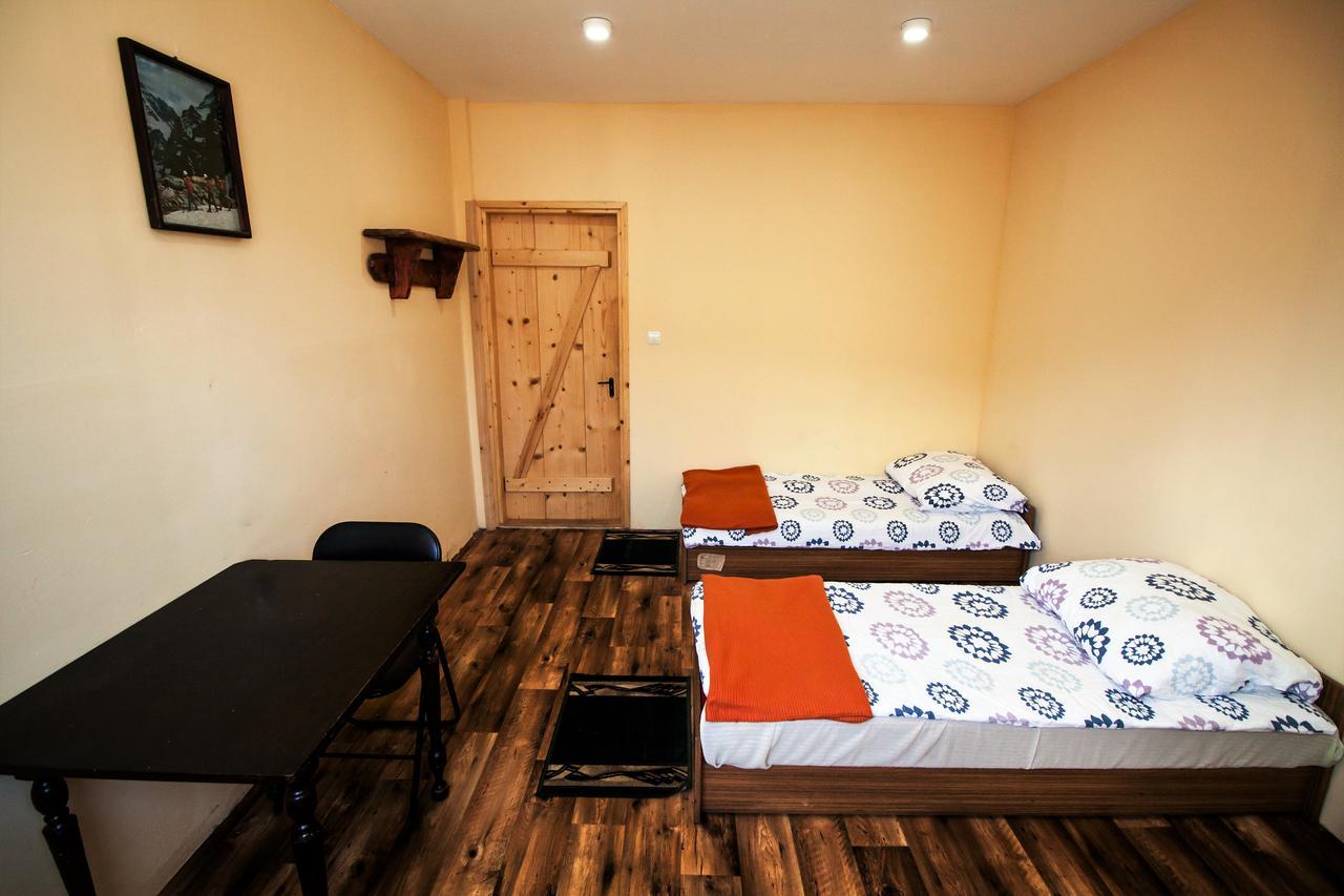 Kremenaros Hostel Ustrzyki Górne Kültér fotó